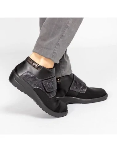 Chaussures orthopédiques bottines chut sibyle vue de côté portées PODOWELL