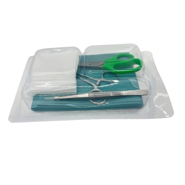 SET POSE DE SUTURE 1 CHAMP + 1 CISEAUX POINTUS + 1 PINCE + 1 PORTE AIGUILLE + 5 COMPRESSES INNOSET
