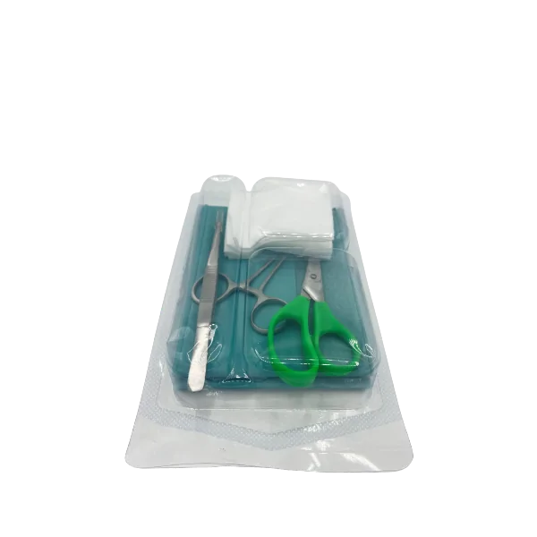 SET POSE DE SUTURE 1 CHAMP + 1 CISEAUX POINTUS + 1 PINCE + 1 PORTE AIGUILLE + 5 COMPRESSES INNOSET